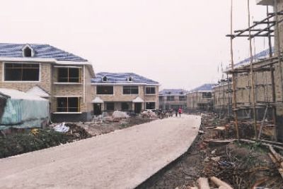 建設中的江洲墟場安置小區(qū)。